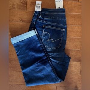 Wallflower Soft Junior’s High Rise Capri Pants